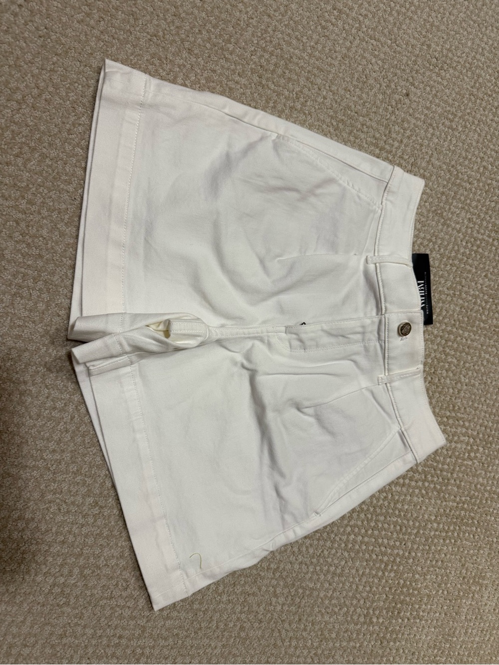 White House Black Market 5in NWT shorts
